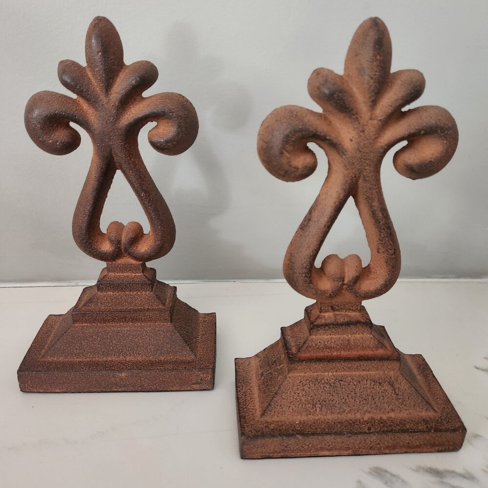Southern Living Finial Bookends